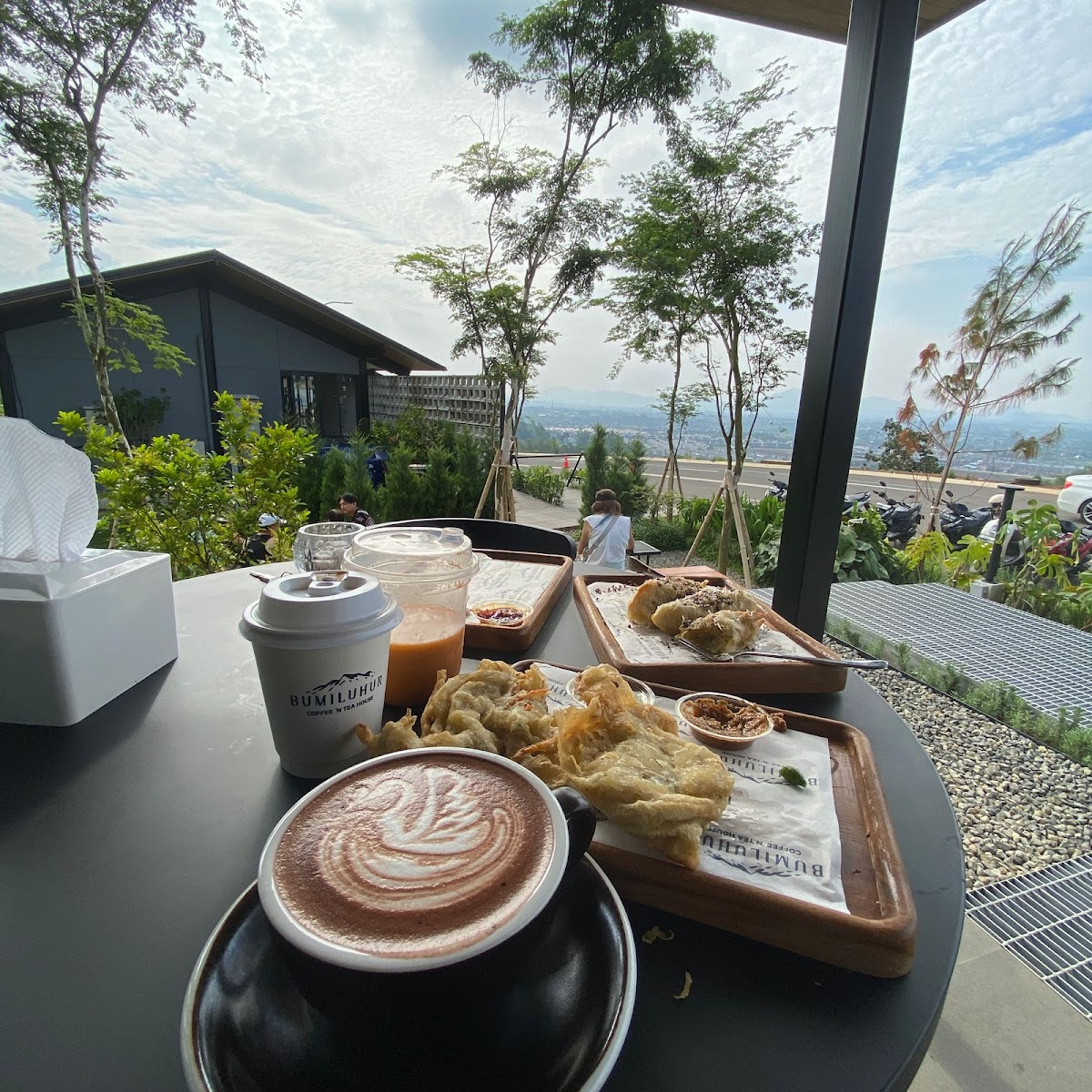 BUMILUHUR Coffee 'N Tea House - 3