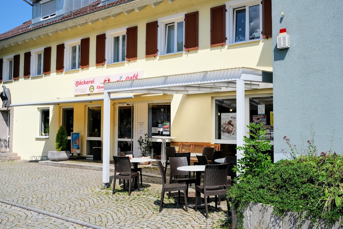 Ebner Begg Bakery Café -In Post