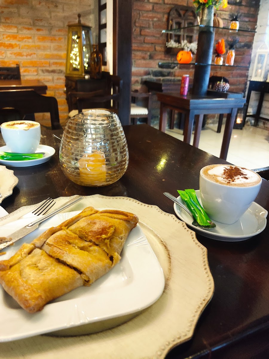 CHOCOLATES & CAFETERÍA - 3