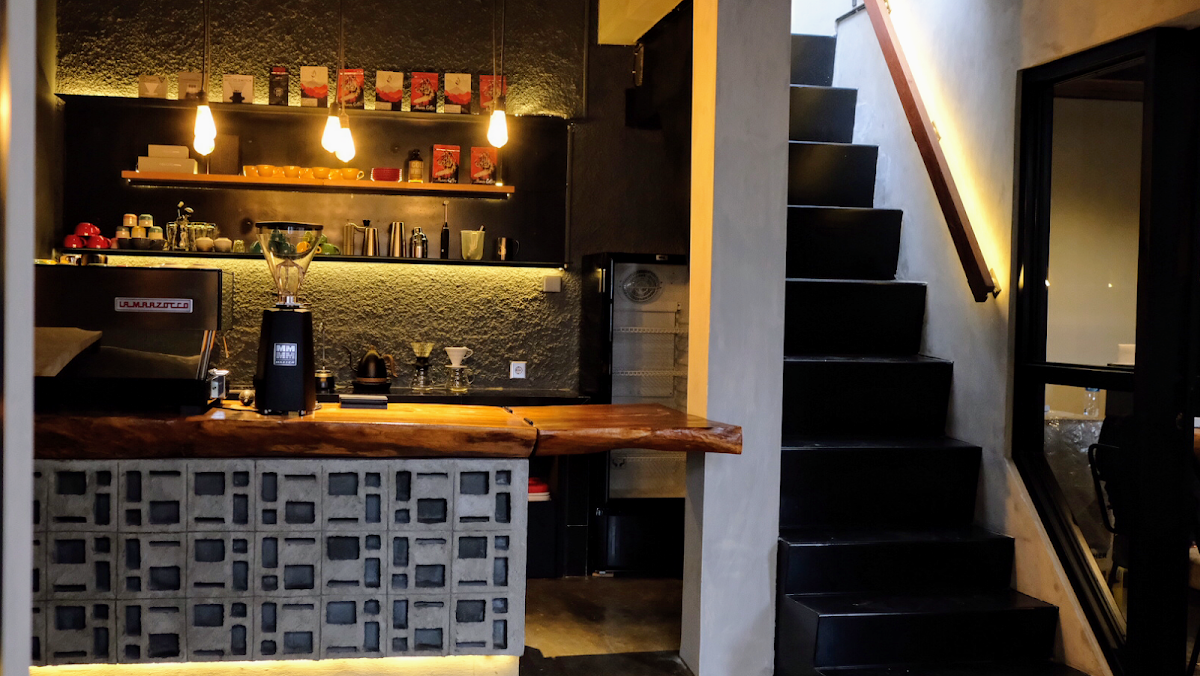 Milestones Coffee House & Casual Dining - 1