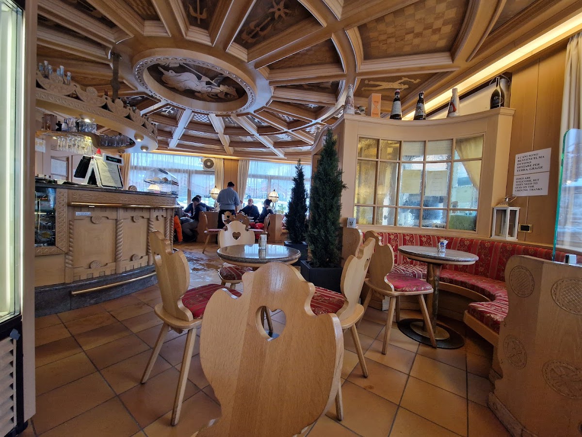 Cafe Antermont / Cafe Adler