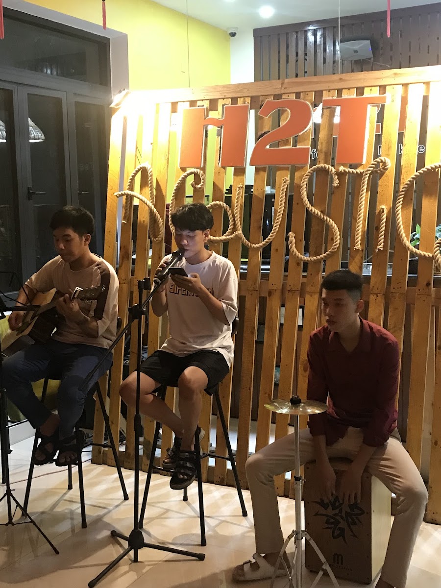 Cafe and milk tea h2t - 4