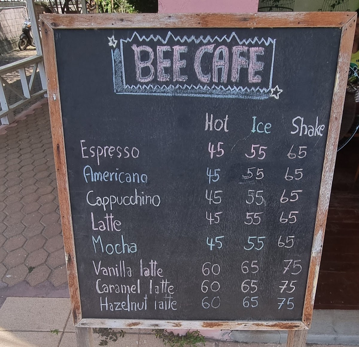 Bee Cafe - 3