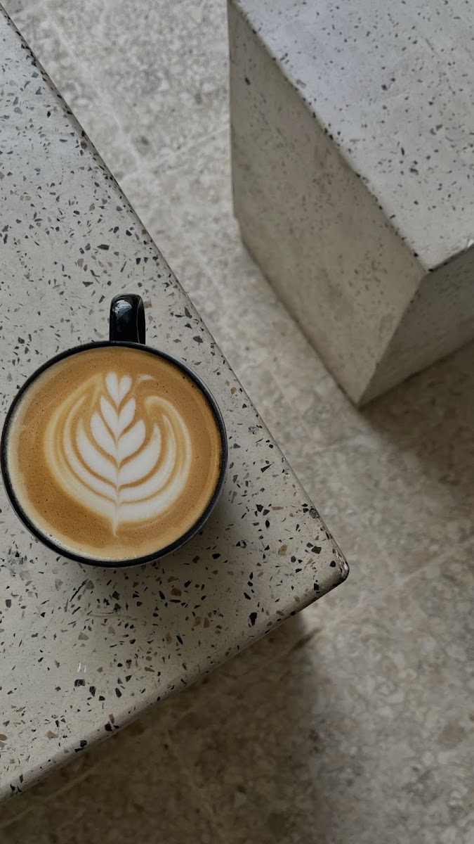 Eliseo Coffee and Mixtail - 10