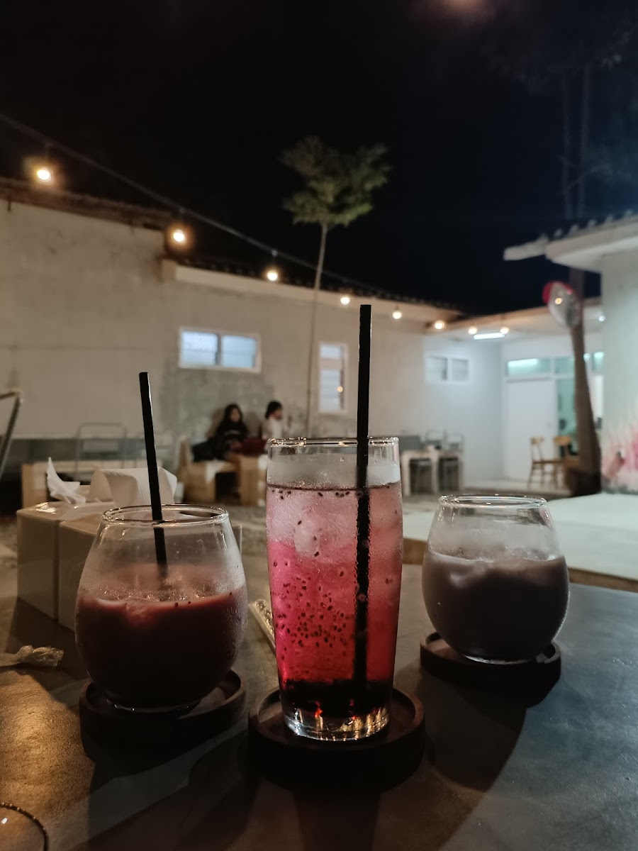 Eliseo Coffee and Mixtail - 6