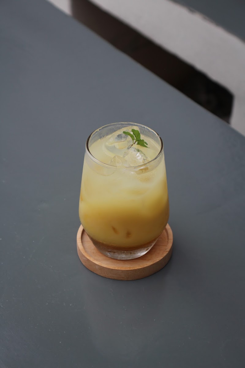 Eliseo Coffee and Mixtail - 9