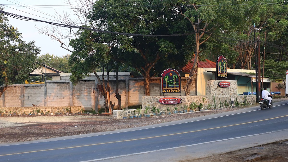 Desa El Tropico - Outdoor Hangout, Cafe & Lifestyle - 9