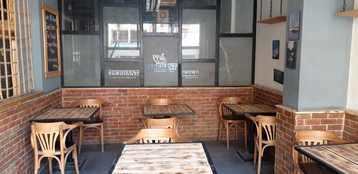 Elephant Playstation & Cafe - 6