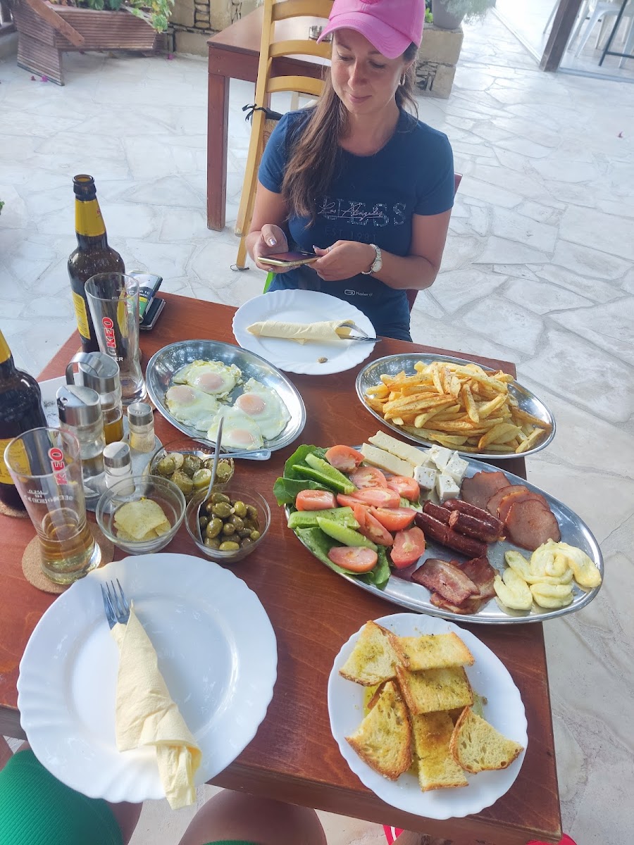 Grape Vine - Coffee & Snacks - 8