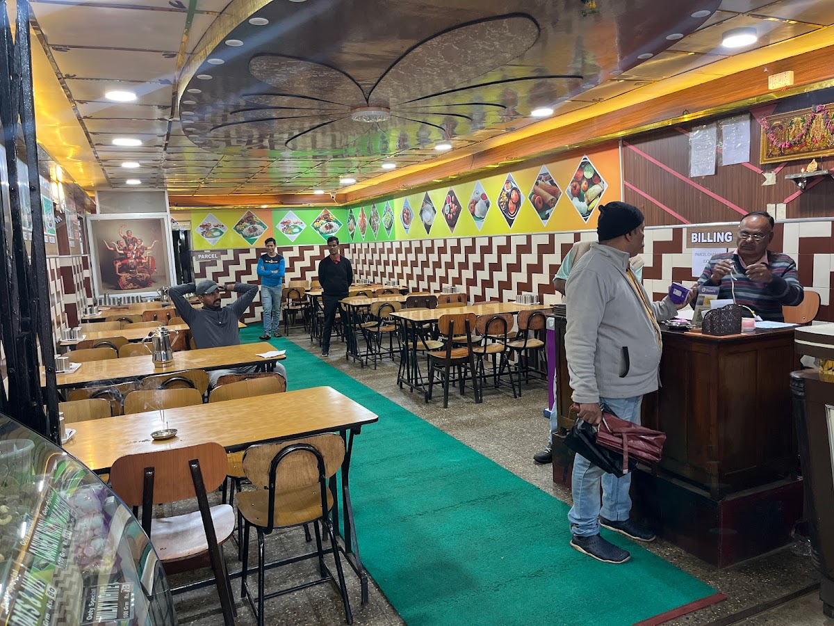 LUCKY CAFE and bakery