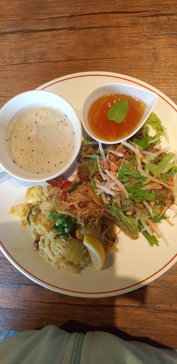 Asian Cafe Lotu Smile - 8