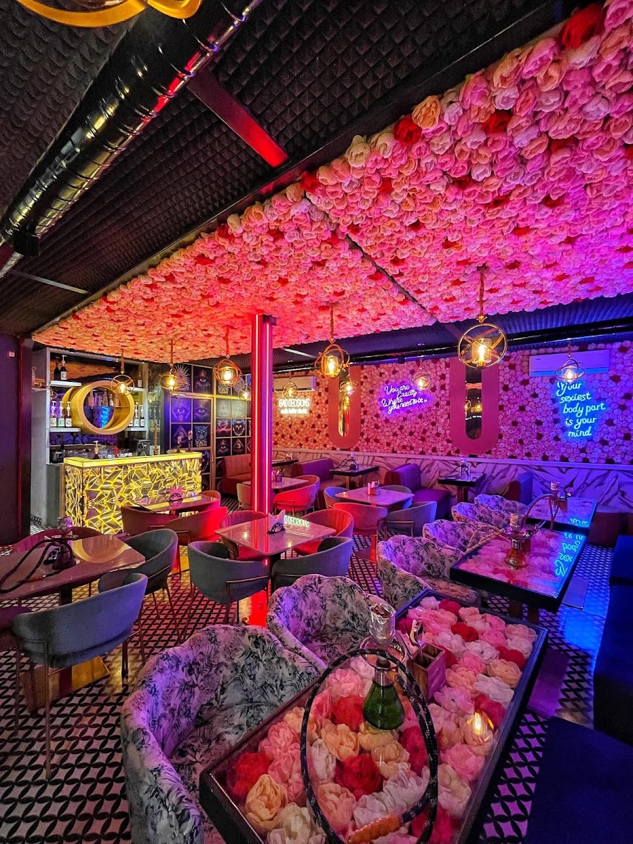 ILLUMINATI Cafe Sky Lounge