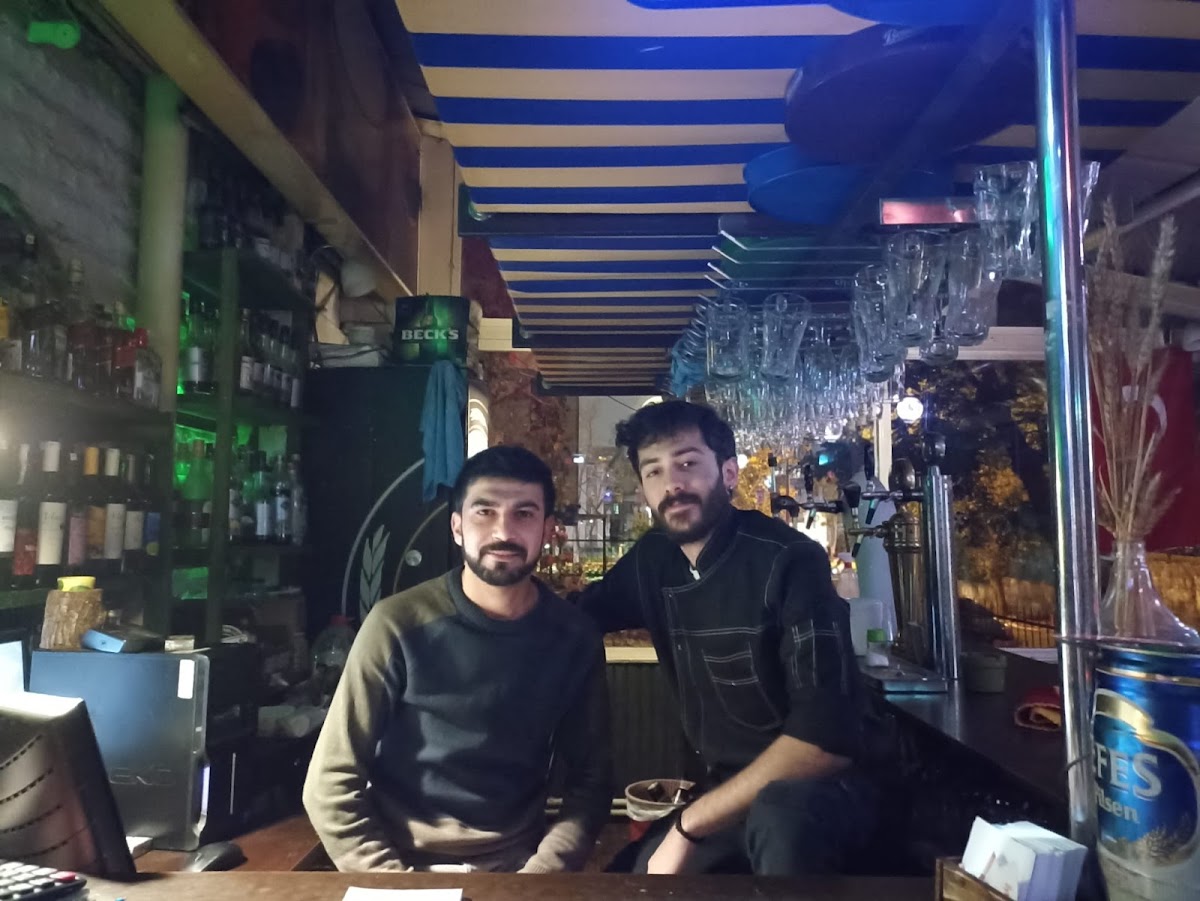 Sesamos Cafe Bistro - 4