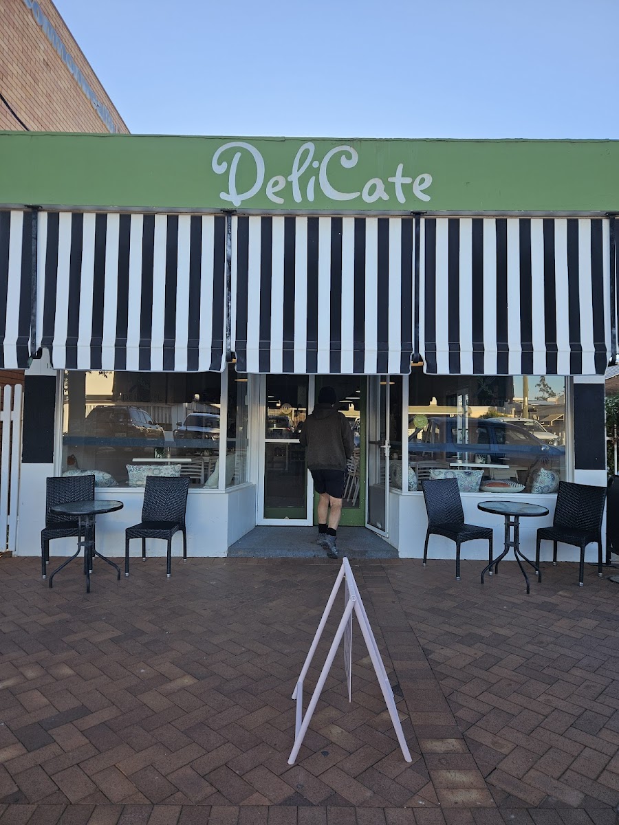 DeliCate Cafe