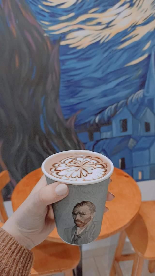 Gogh art & cafe - 10