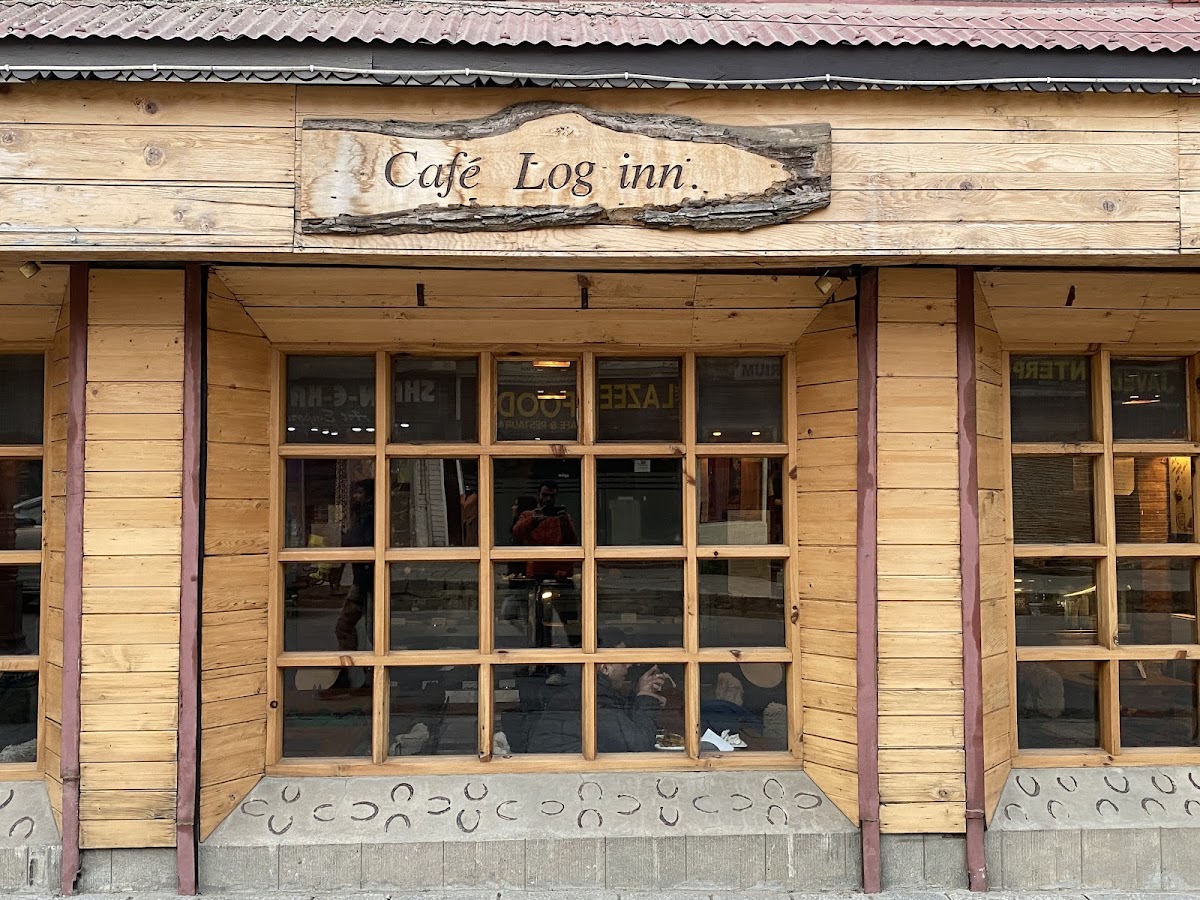 Cafe Log Inn