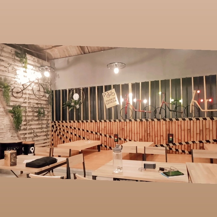 Parkir Cafe - 2