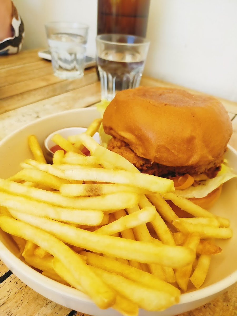 Eddie's Brunch Parlour - 6