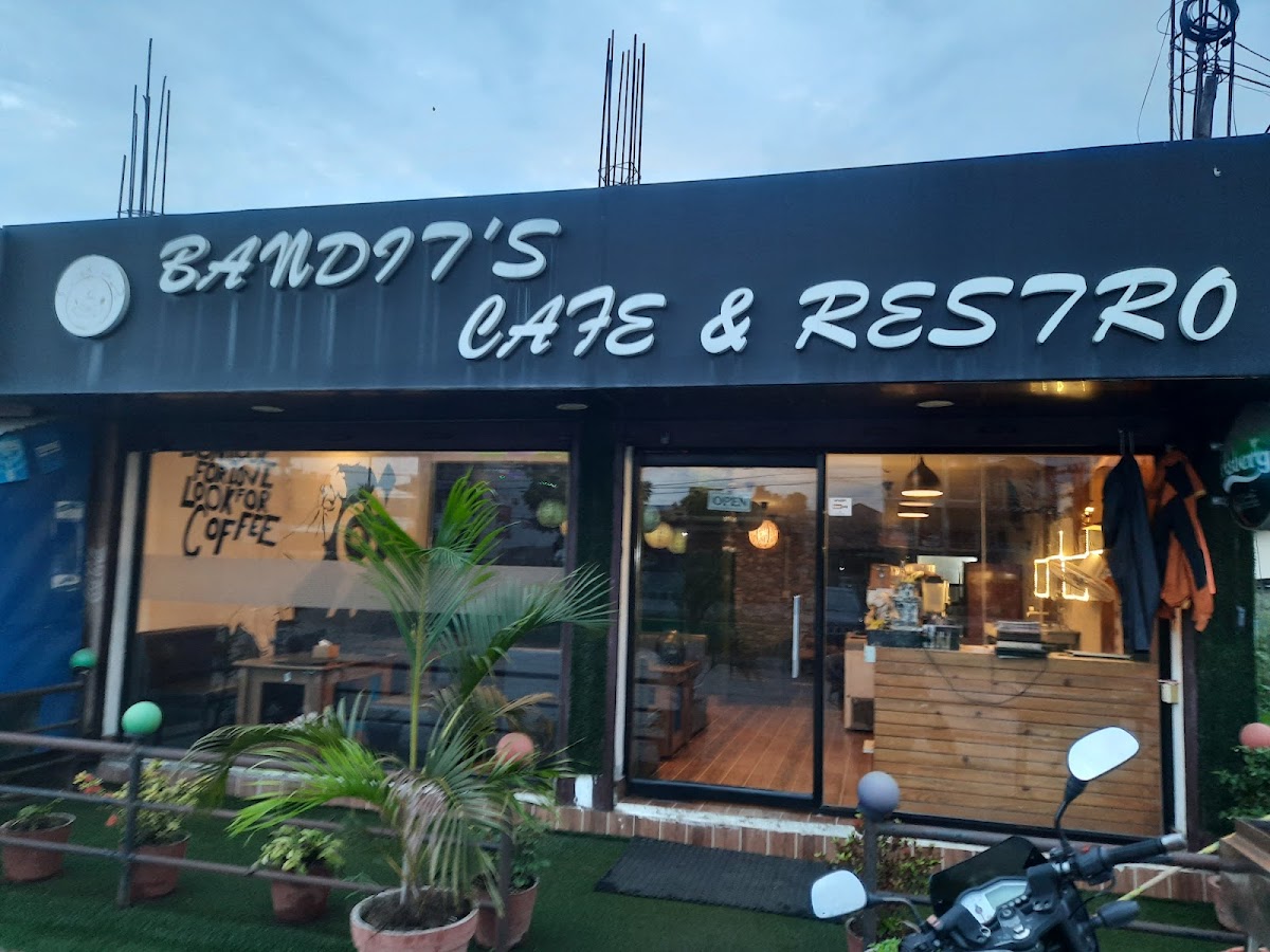 Bandit’s Cafe & Restro