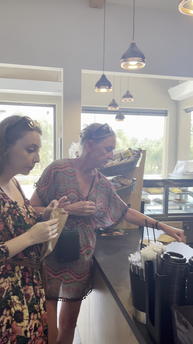 Nuovo Coffee & Bakery - 2