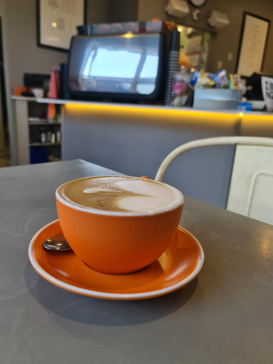 Essen Espresso & Eatery (Formerly Zee)