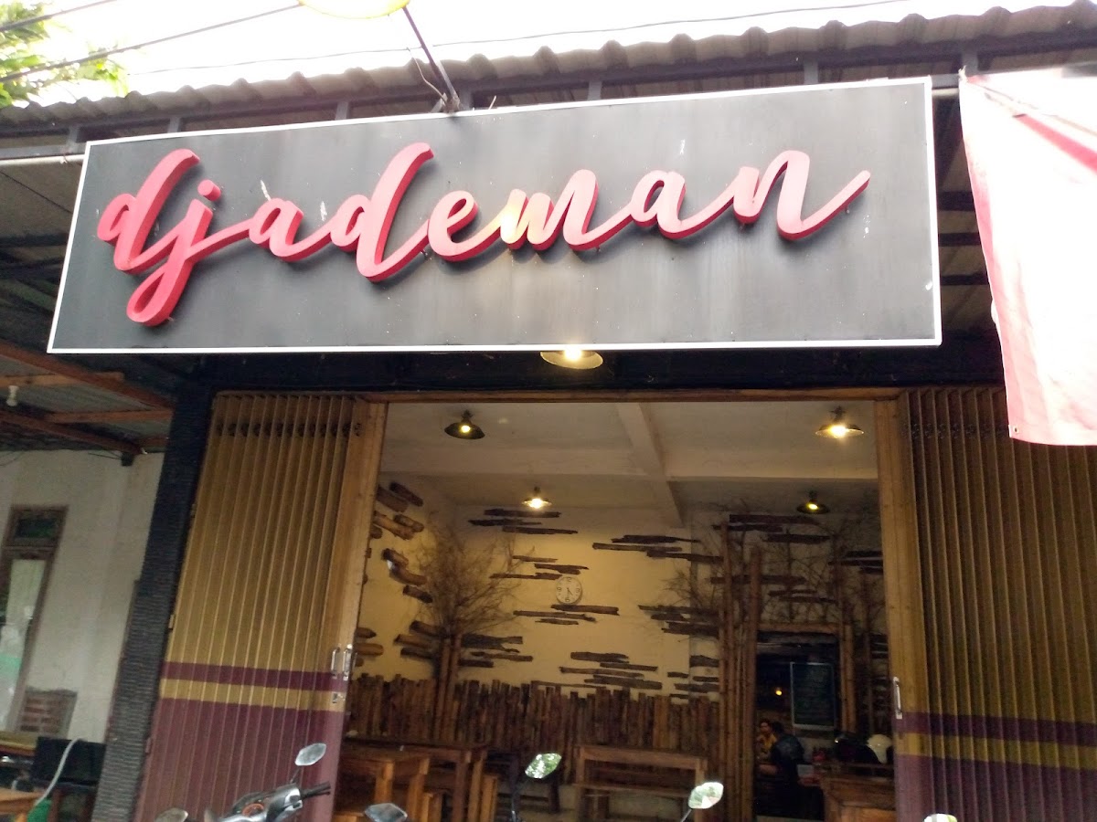 The Djademan Coffee & Milk