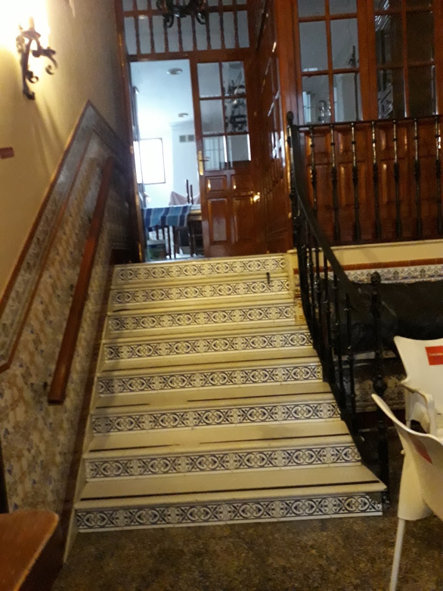 Oper Salon Café Bar