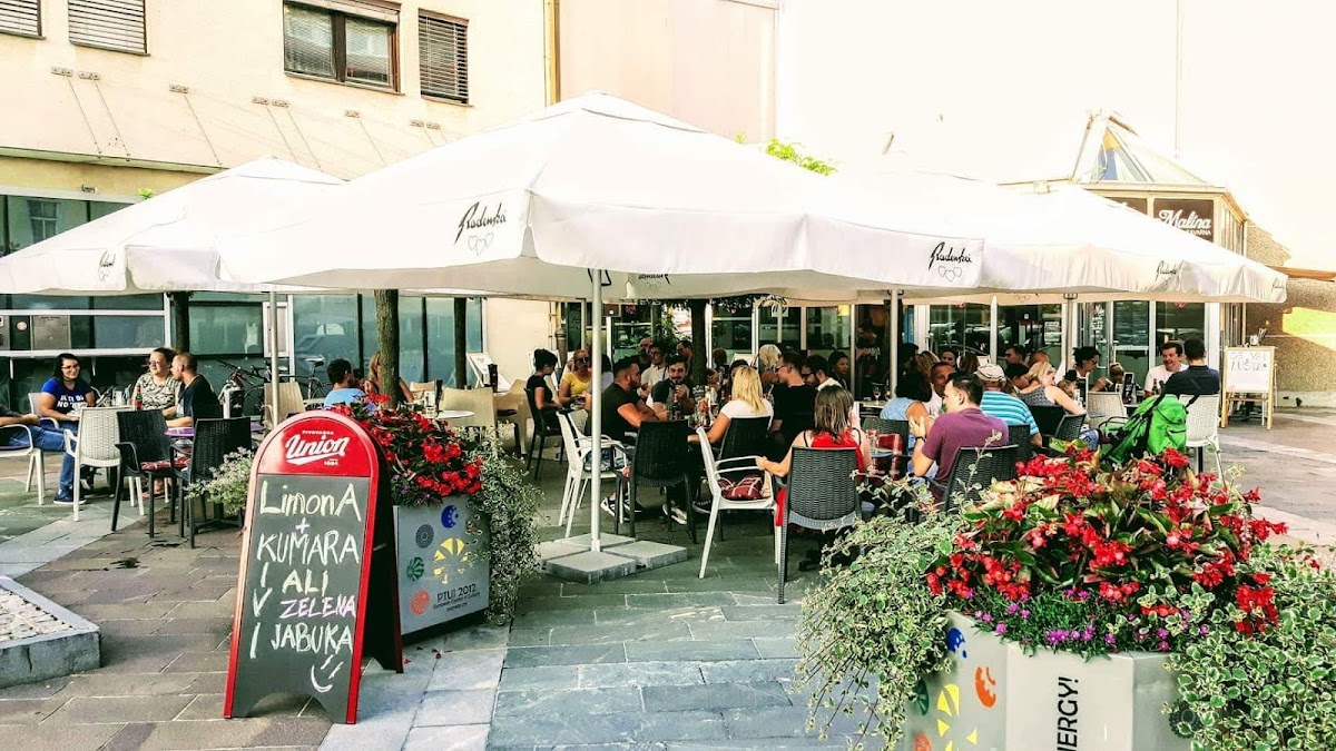 Kavarna Malina, gostinske storitve, Drejc Pececnik s.p.