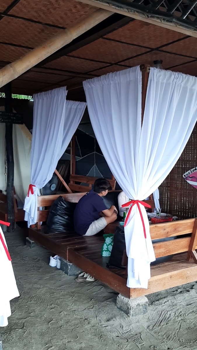 Fusion Beach Restaurant & Shisha Bar Calaparan - 2