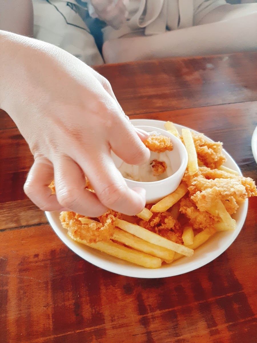 Fusion Beach Restaurant & Shisha Bar Calaparan - 7