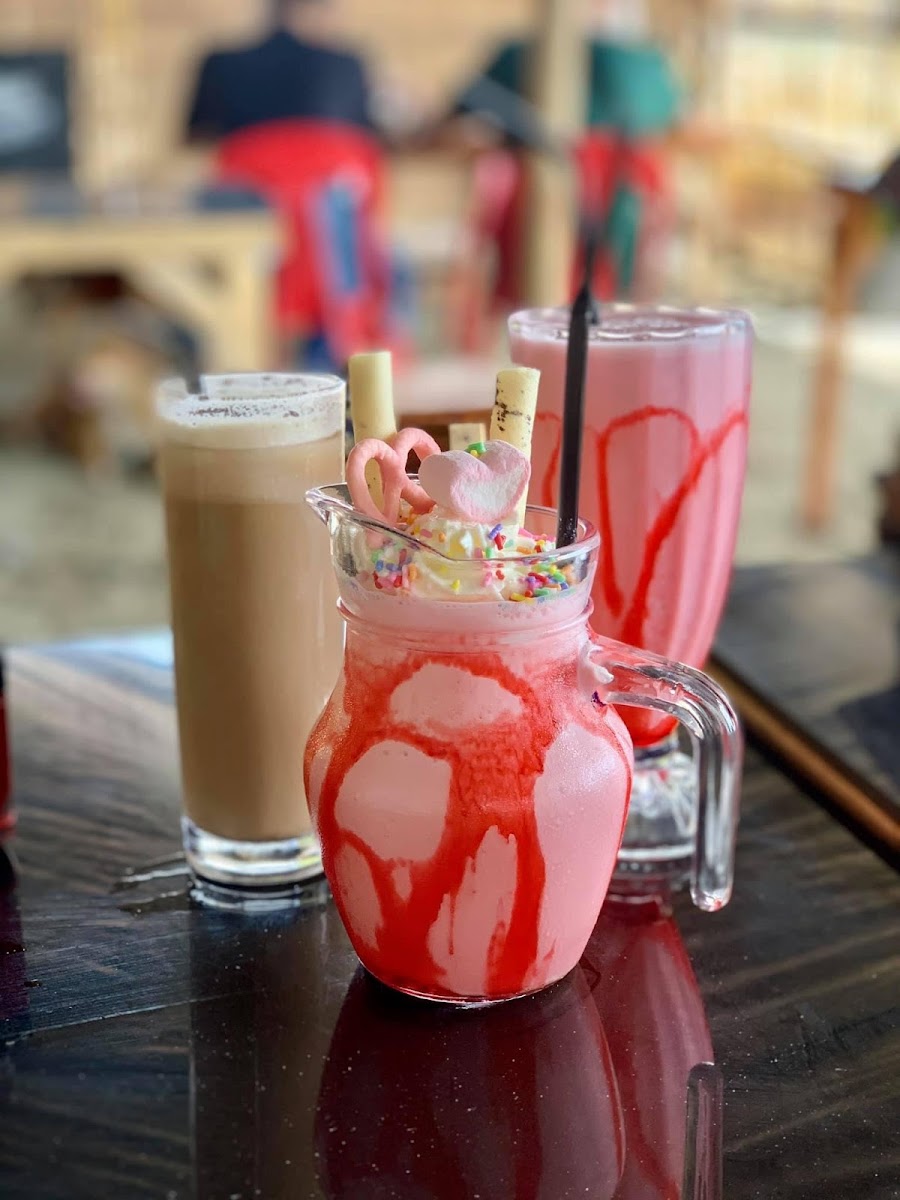 Fusion Beach Restaurant & Shisha Bar Calaparan - 9