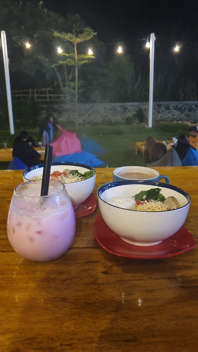 Omoji Cafe and Resto - 10