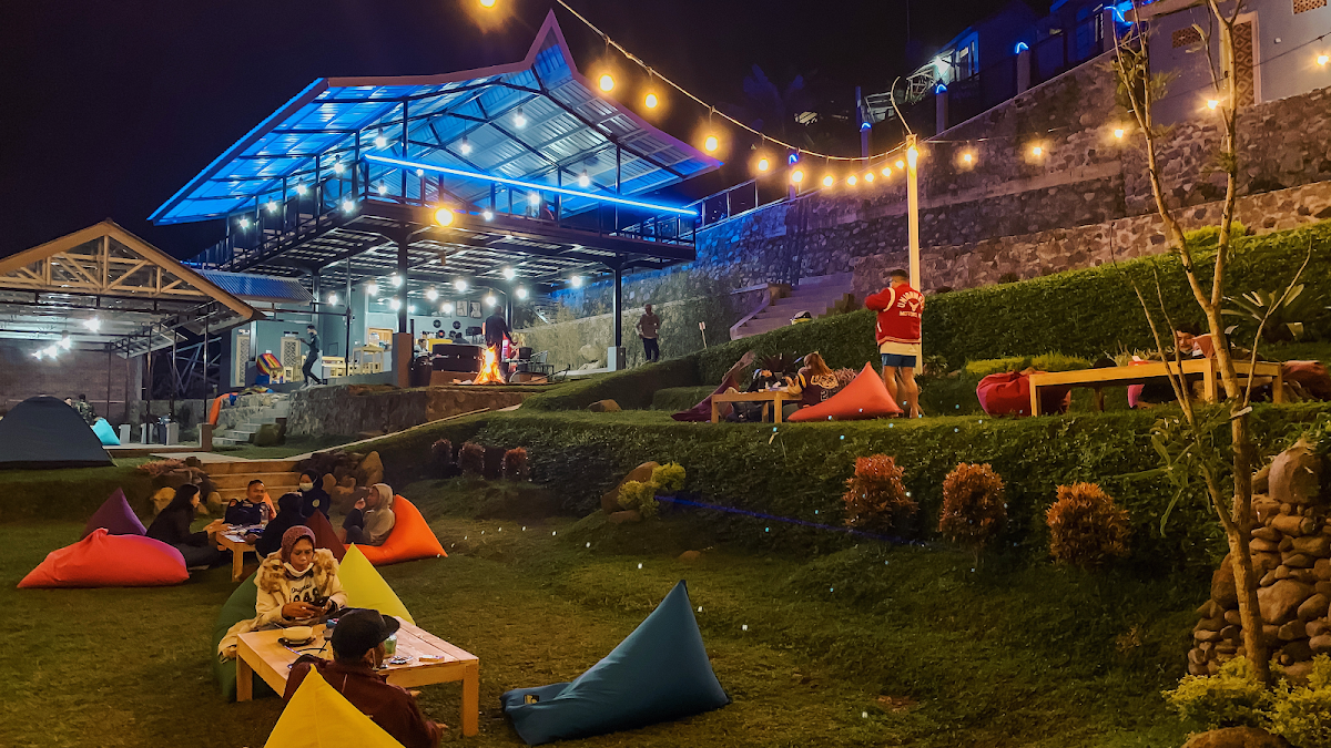 Omoji Cafe and Resto - 3