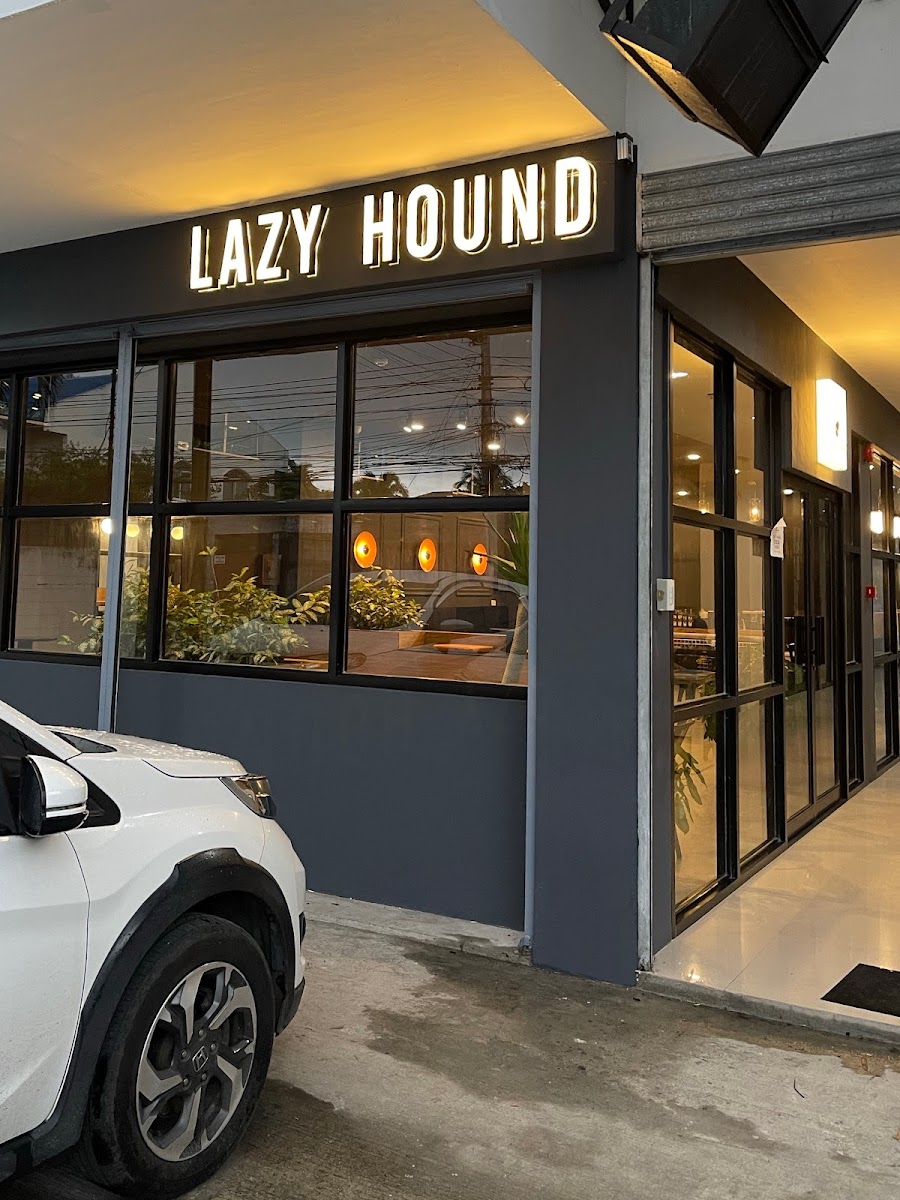 LAZY HOUND CAFE
