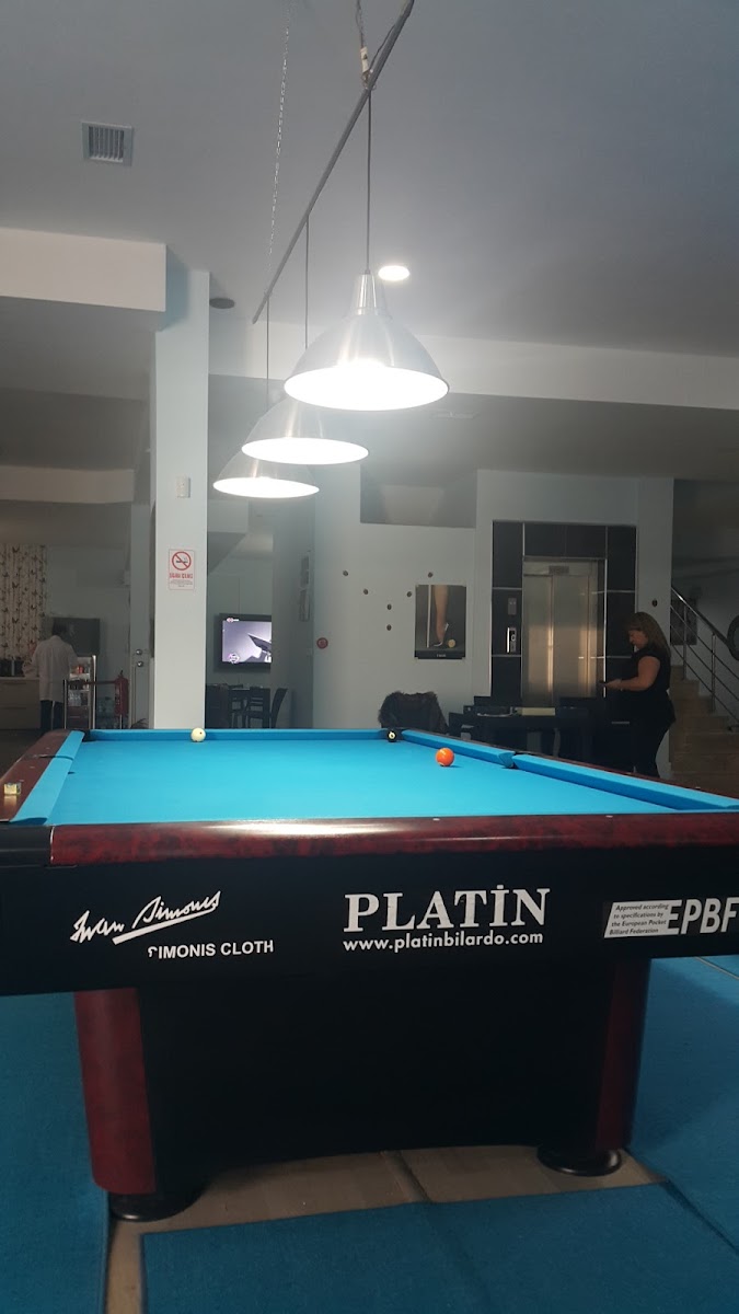 Michi Bilardo Kafe
