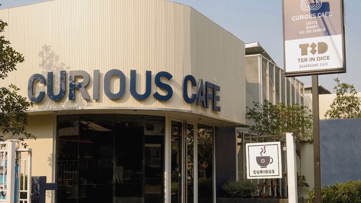 Curious Cafe (คิวเรียส คาเฟ่)