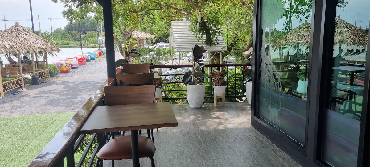 THE LAKE CAFE COFFEE&FARM