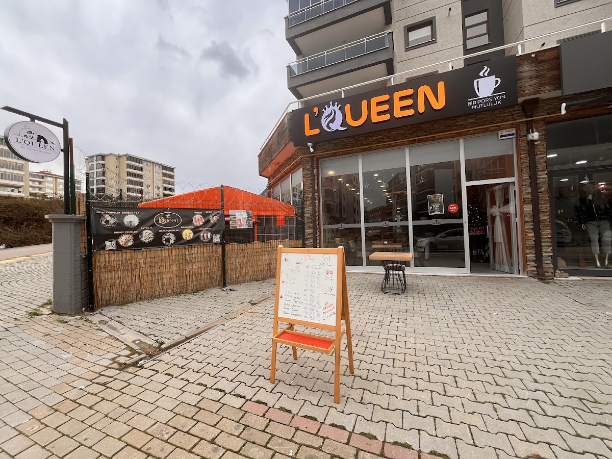 L'Queen Cafe