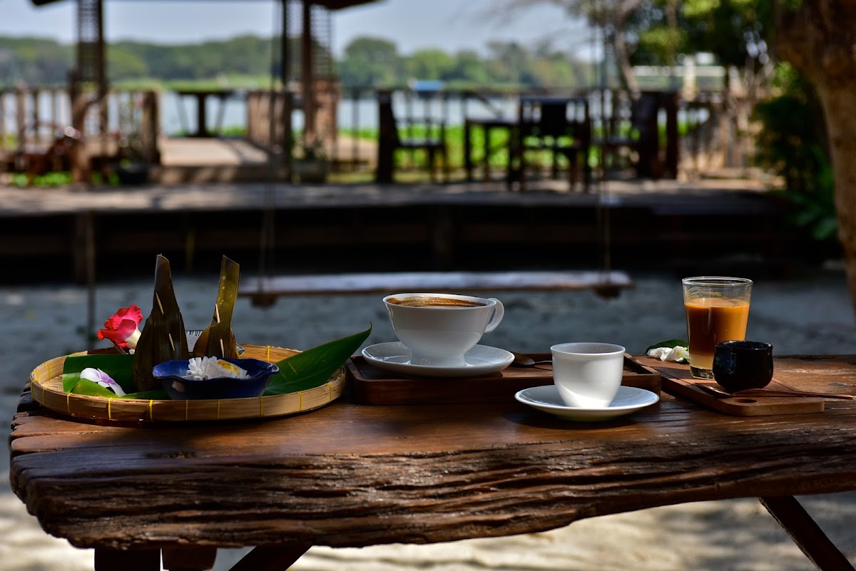 ลิบตา คาเฟ่ บางไทร (Lipta Cafe Bangsai)