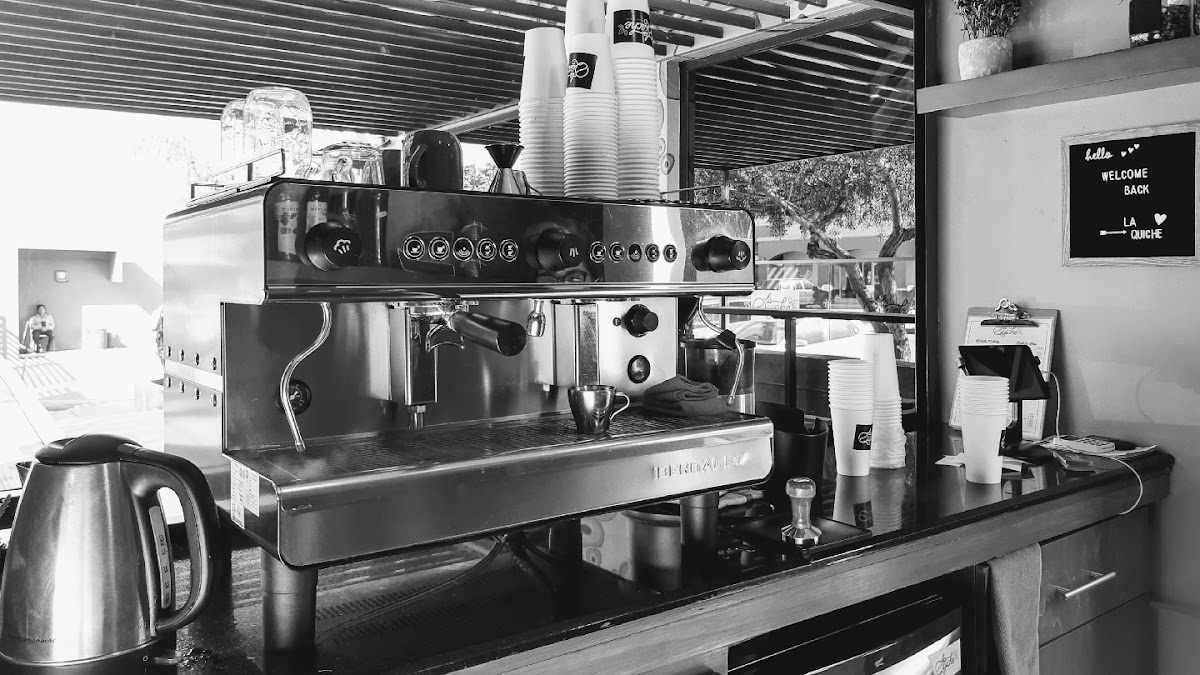 La Quiche Café & Deli