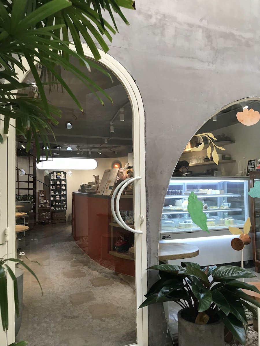 September Saigon Cafe & Cake