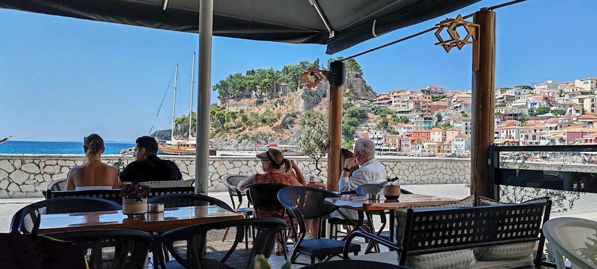 The Captain’s cafe bar