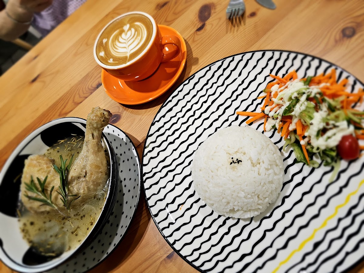 Hoola Hoop Cafe - 10