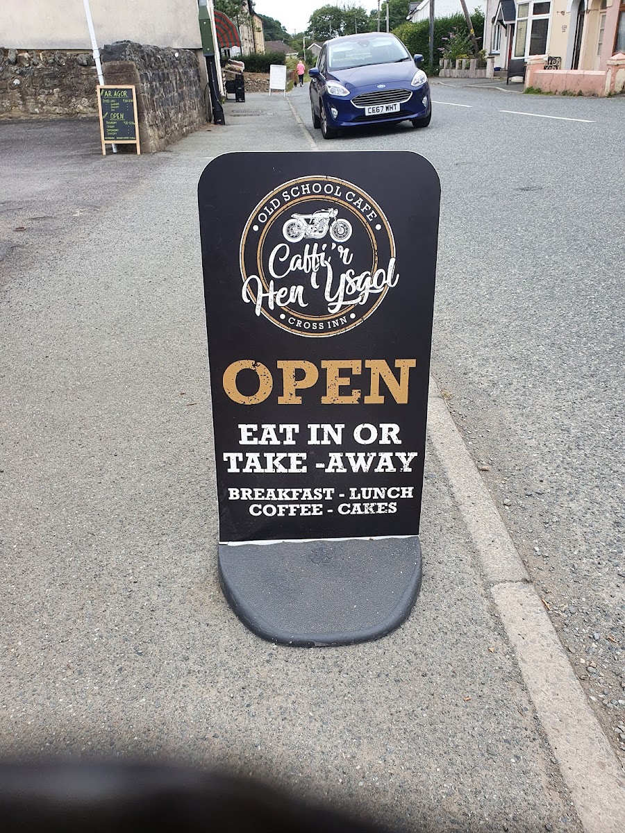 Caffi'r Hen Ysgol