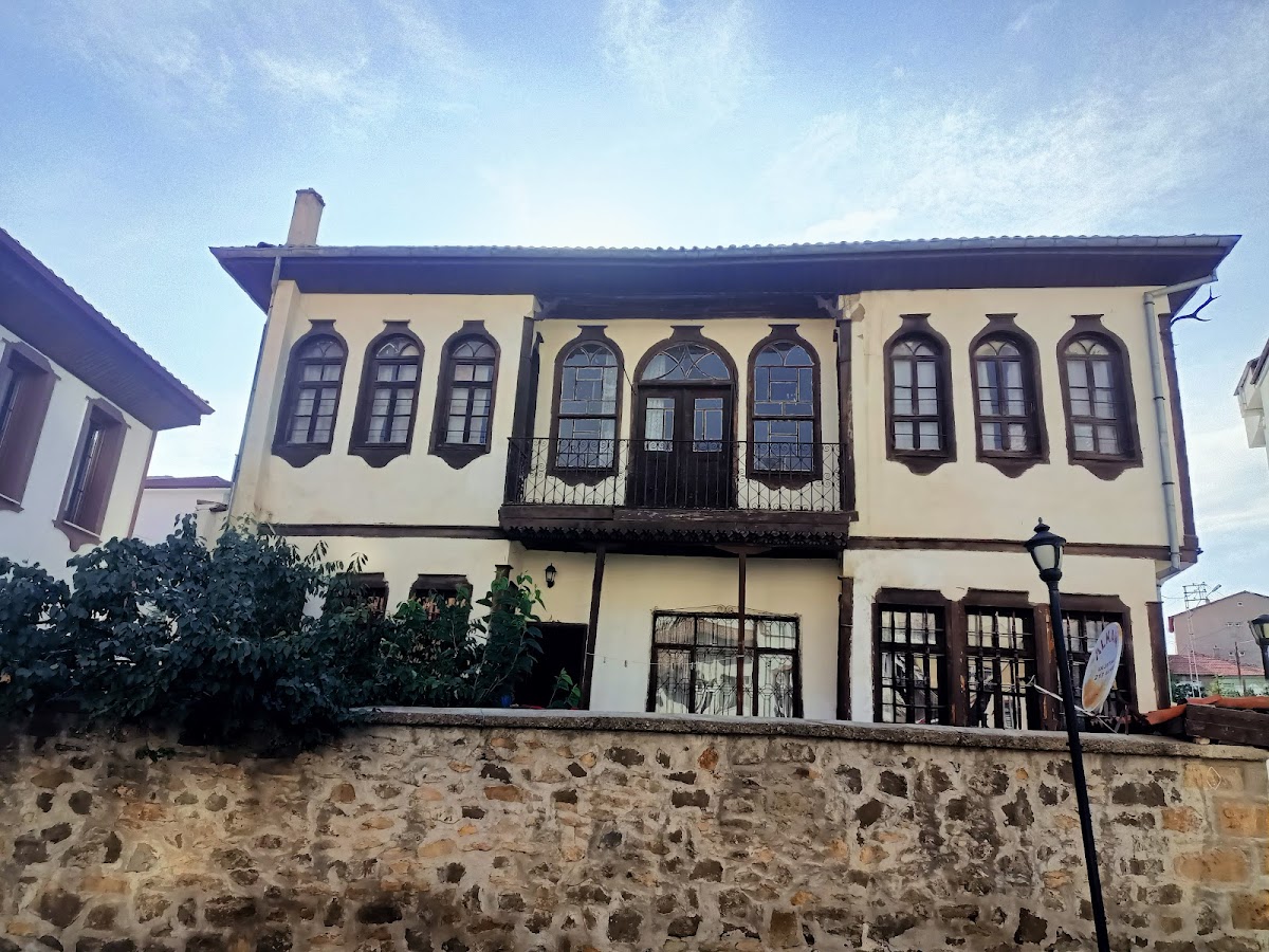 Hüzni Baba Konağı