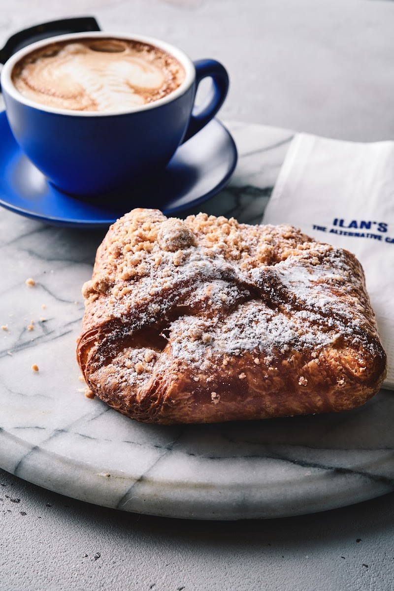 Ilan's cafe || קפה אילנס - קרית עתידים - 6