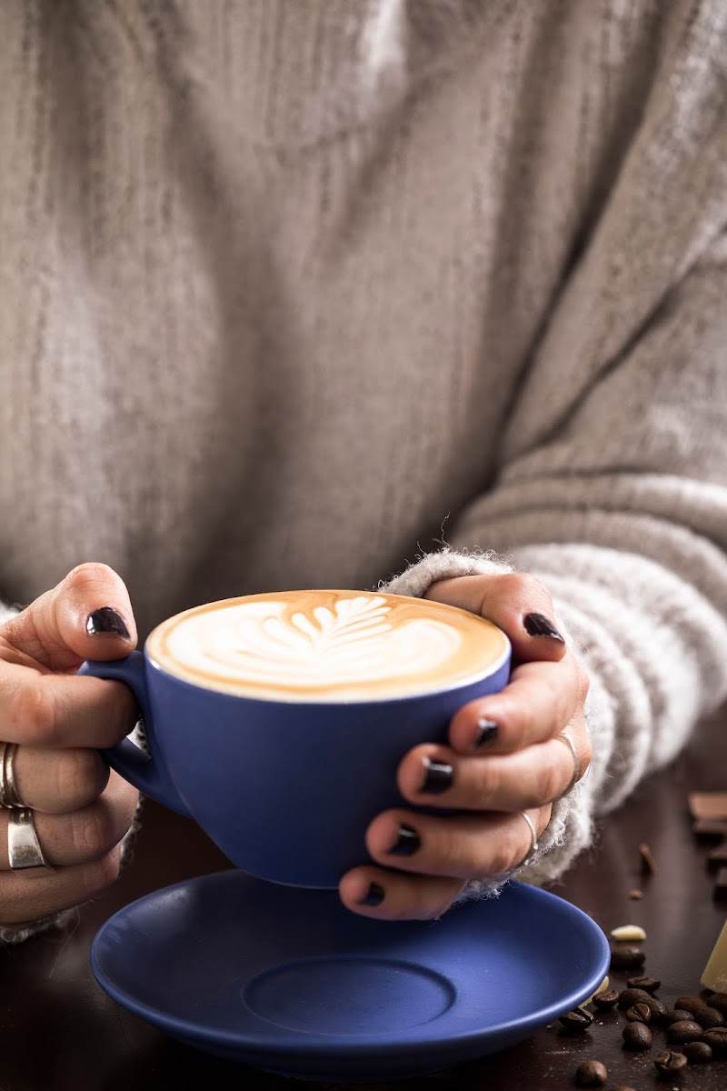 Ilan's cafe || קפה אילנס - קרית עתידים - 9