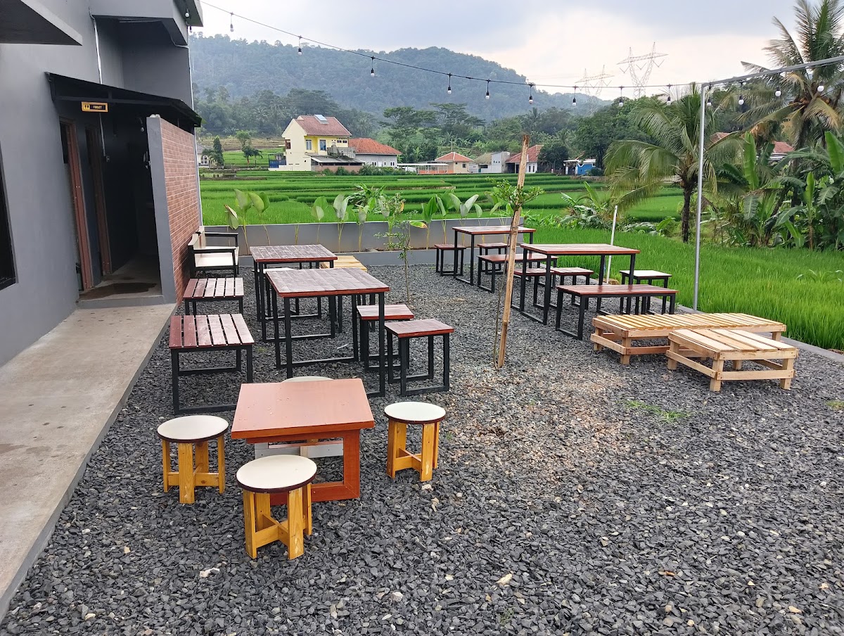 Acala Coffee & Eatery