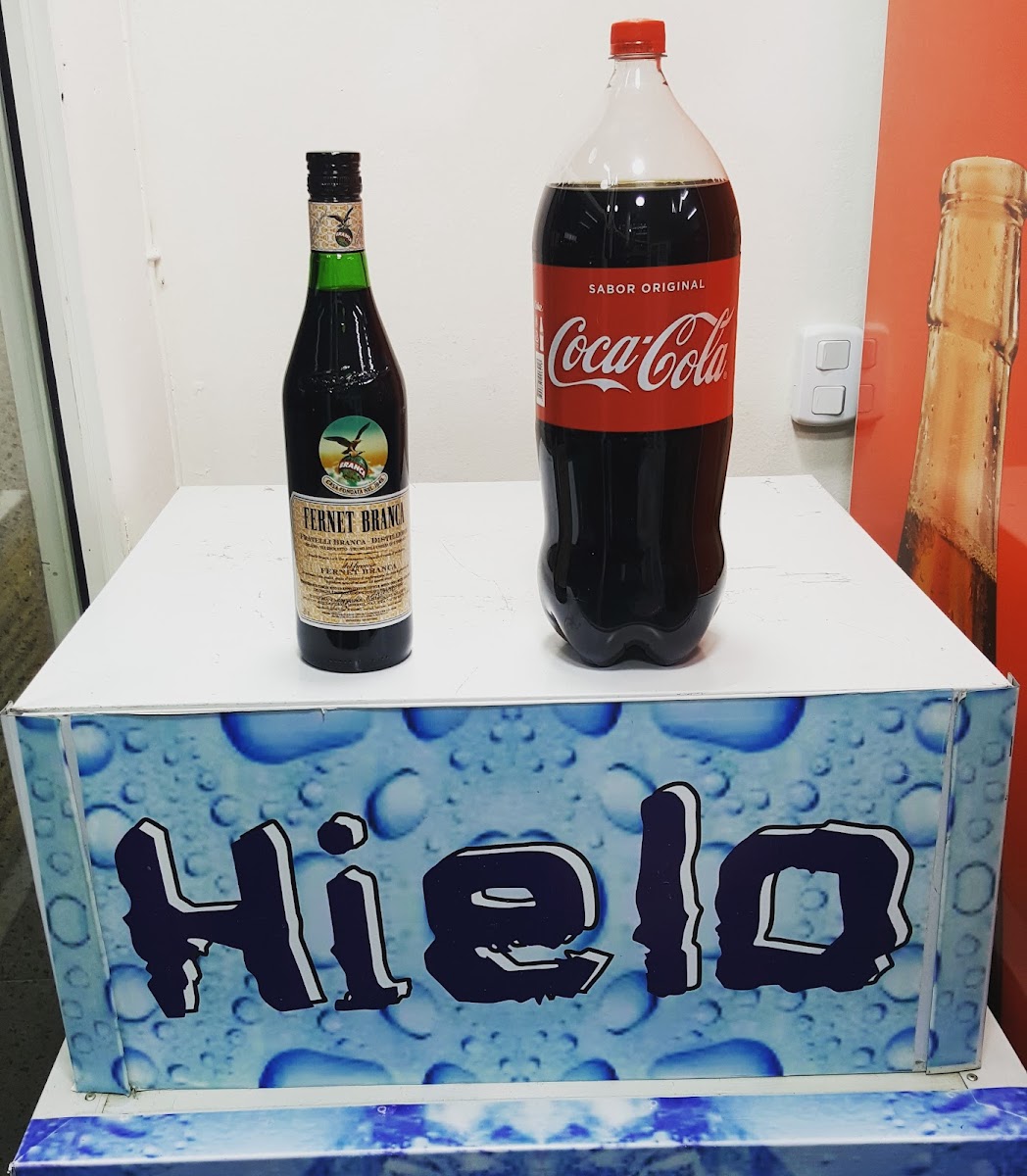 Zona Centro24hs Drugstore - Cafe - 10