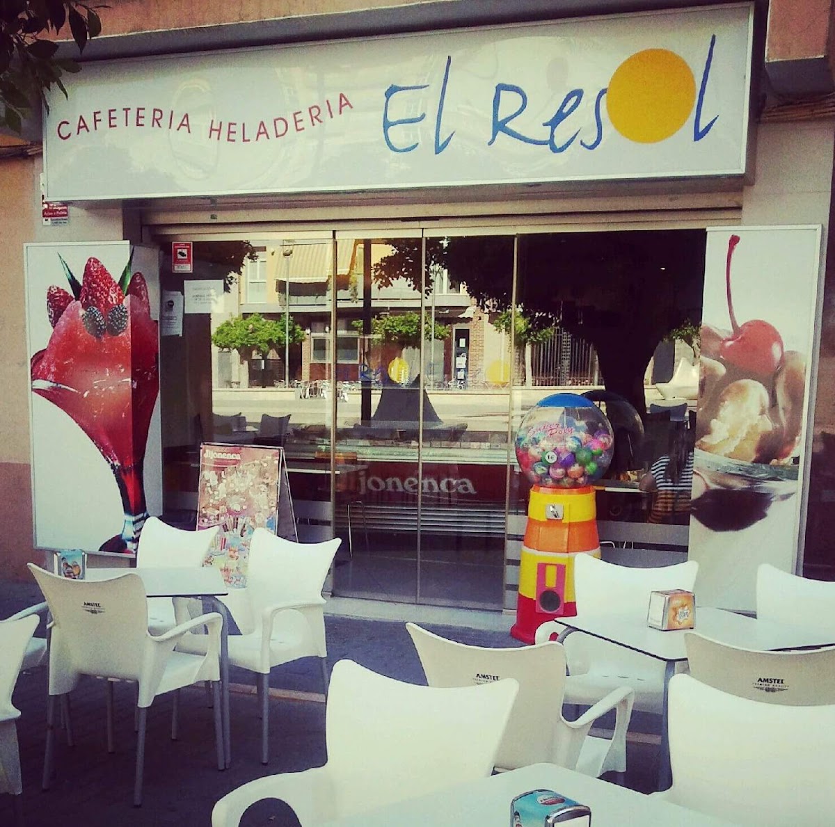 Cafetería Heladería Jijonenca El Resol